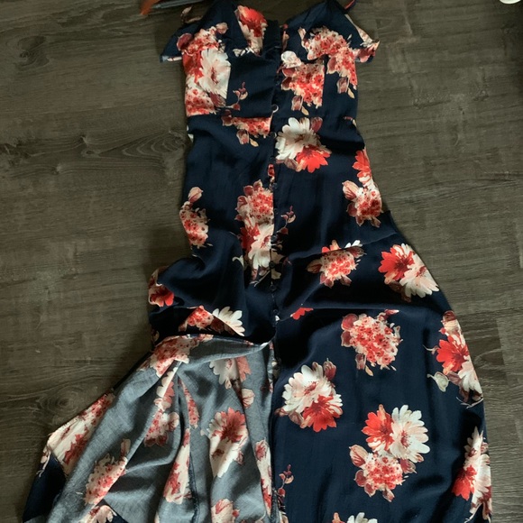 NWOT PEEP BACK 3/4th SLIT DRESS - Picture 6 of 9